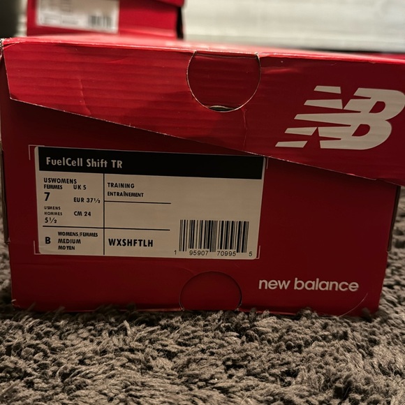 New balance: women’s shoes - Picture 5 of 5